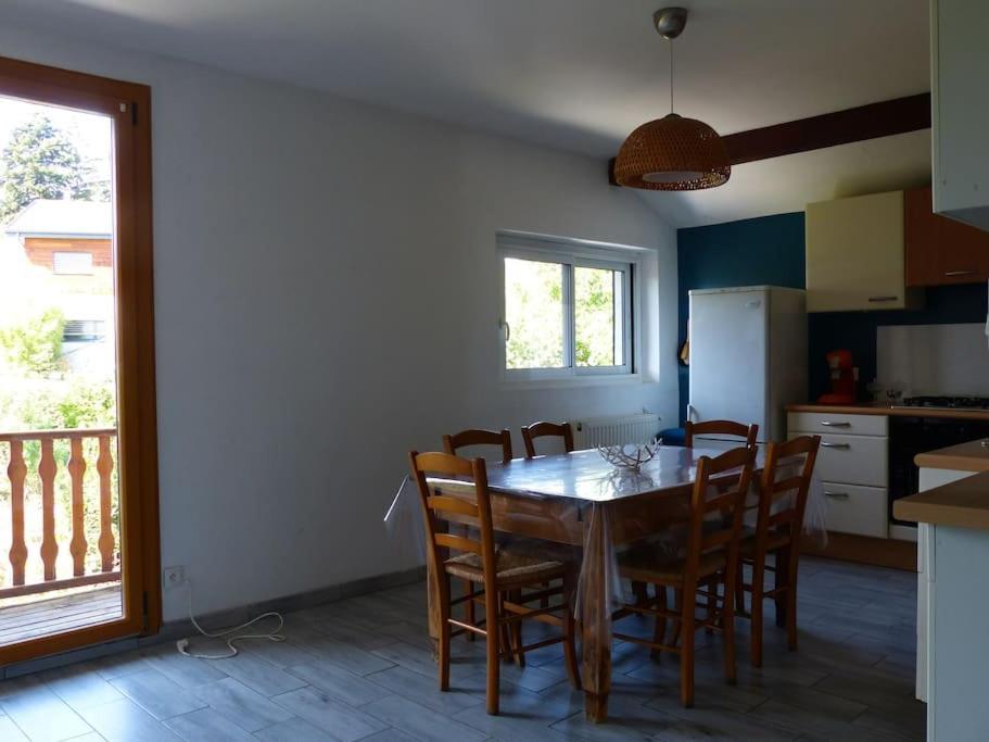 Appartement Dans Maison Brié-et-Angonnes Exterior foto